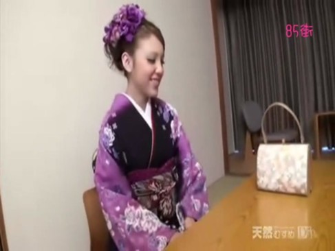 【無料・無修正熟女エロ動画】 大人になった美女　舞ちゃん