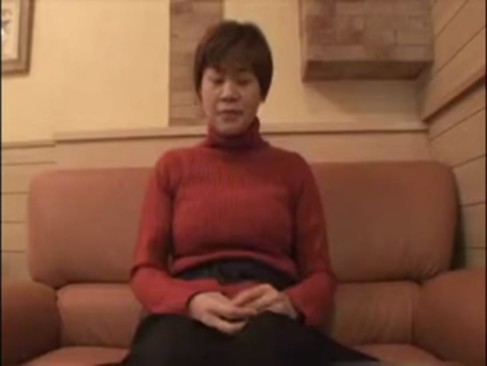 無修正　完璧なマニア大好き熟女おばさんの登場！