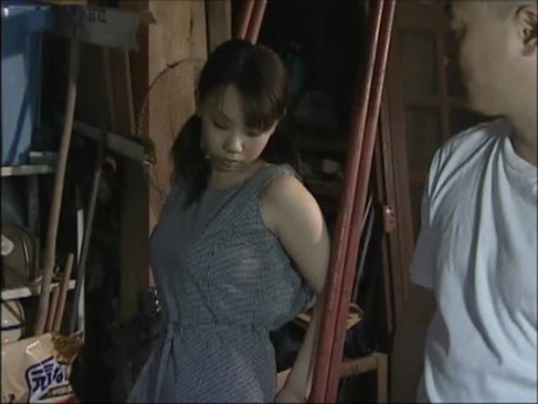 可愛い人妻がハゲ親父とSEX！！無理やりなのにおまんこは濡れている・・・