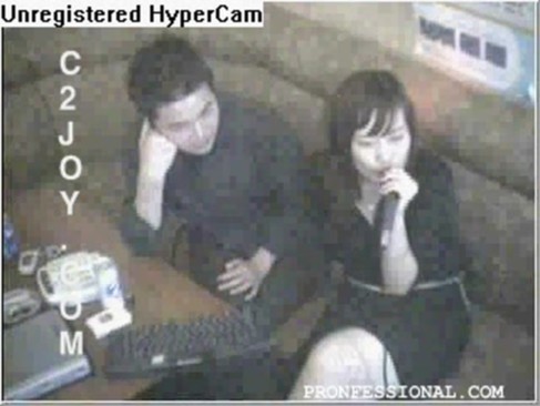 人妻とカラオケボックスで浮気！！ちんこのマイクで歌いまくる！