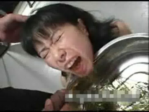 無修正　性的拷問を受けるスレンダー奥様！！