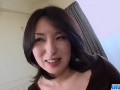 美人巨乳奥様がねっとりフェラチオでペニスをしゃぶりまくり濡れまくりのおまんこを電まで刺激されまくりイキまくる。