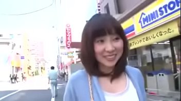美人奥様をナンパすると欲求不満で即おまんこむき出し肉棒欲しがります。
