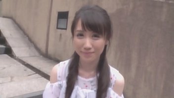 無修正　とても清楚な美人人妻がペニスを目の前に痴女に豹変。