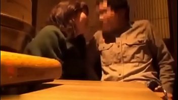 居酒屋でSEXしまくる素人人妻の不倫現場。