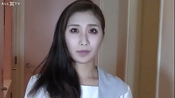 無修正　美人セレブな奥様の本気で感じまくりの性行為。